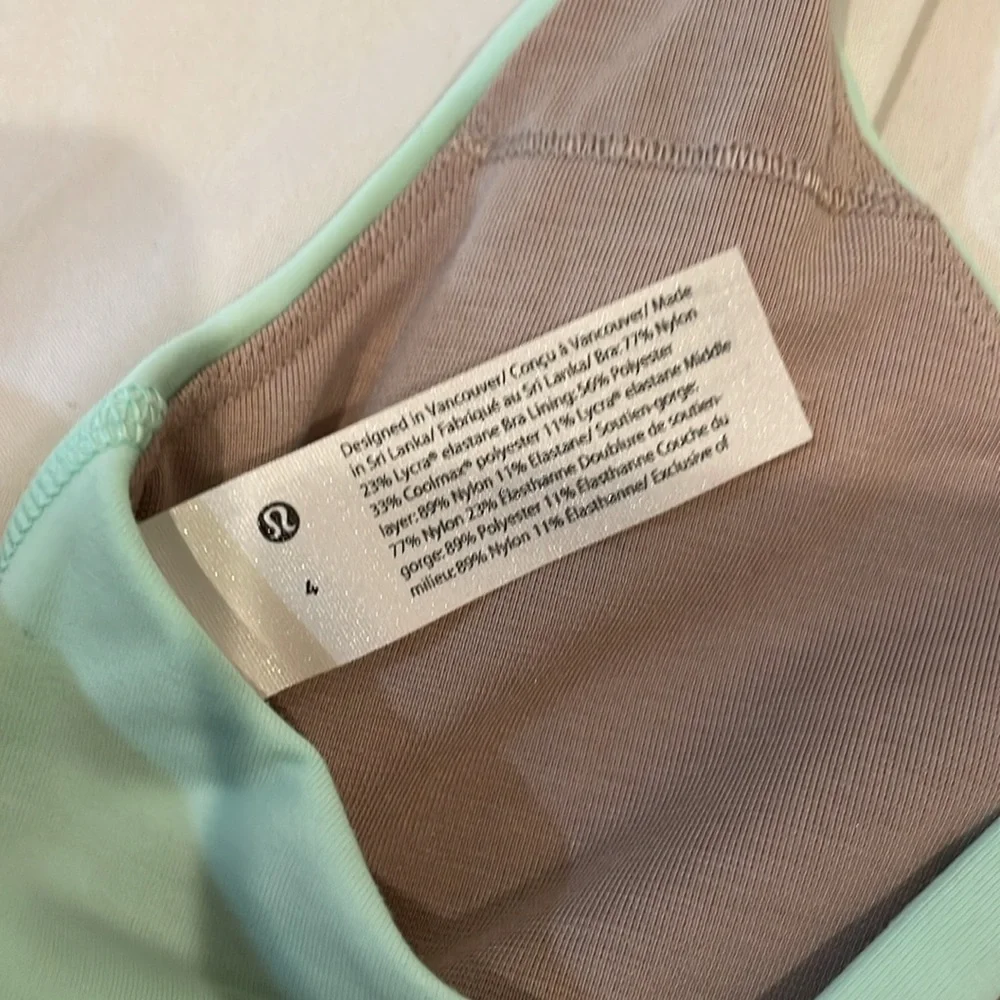 Lululemon Sz 4 Bra in Teal - Picture 3 of 4